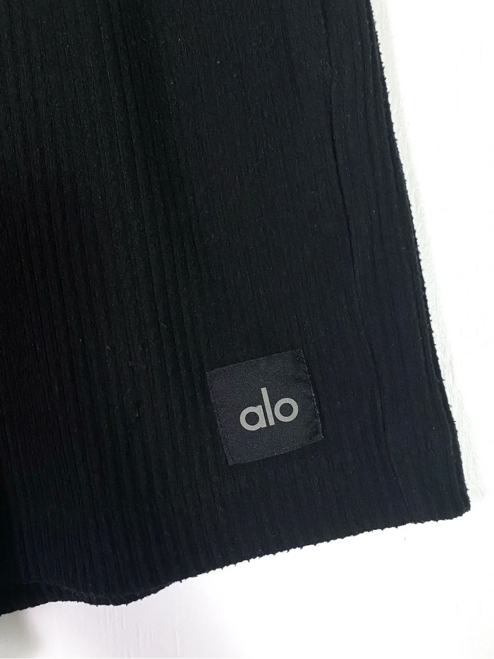 Alo Yoga Muse Ribbed Shorts